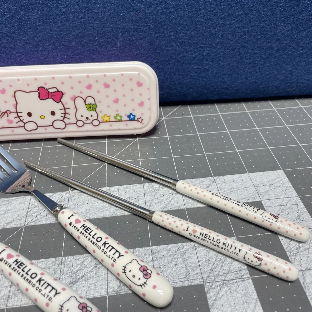 The Unbranded Brand hello kitty